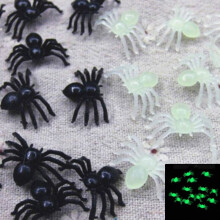 Mini-Plastikspinne als Streichspielzeug für Partys