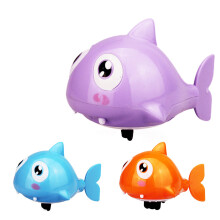 (Shark Random Colour) Badspielzeug: Wasser-Sprüh-Wind-Up-Schildkröte schwimmend