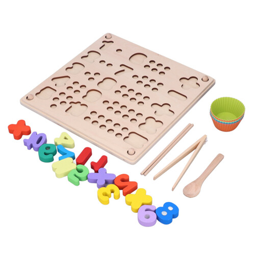 Tavola con chiodini e perline, gioco matematico Montessori 1