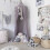 Babybett Moskitonetz mit Blumenkugel Deko Grau 2