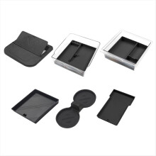 Organizer-Set für die Mittelkonsole des Ford Model 3 (2024), versteckter Stauraum in der Armlehne