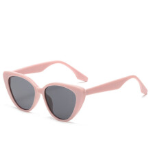 Fashionabla nya solskyddsrosa solglasögon