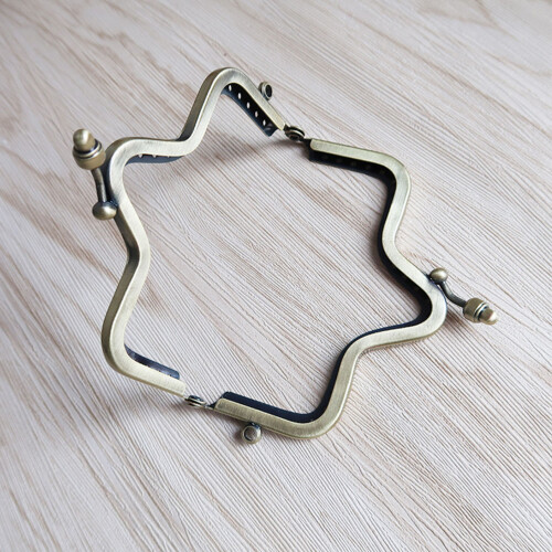 Marco De Cartera Hierro Forma Handmade 2