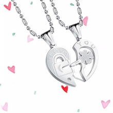 Pour Couple En Acier Au Cœur Et Clé S'assemblant