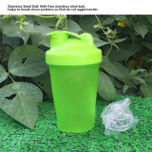 500ml grüner PP-Shaker mit Edelstahlkugel zum Proteinmischen