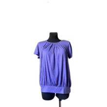 T-shirt violet femme manches courtes coupe ample, col rond plissé, tissu léger et confortable, idéal été, loisirs ou travail