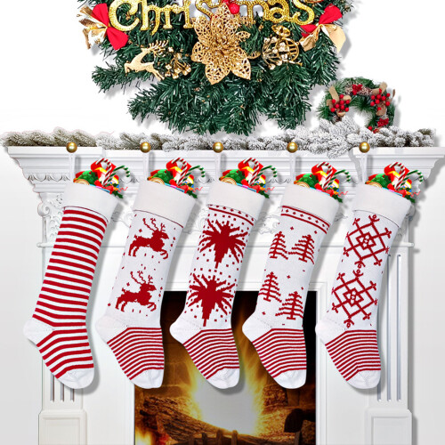 4pcs Cozy Woolen Socks with Christmas Pattern Practical Woolen 1