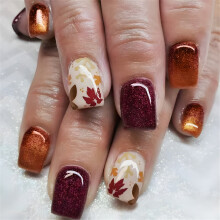 24Pcs Short Square Artificial Nail with Maple Leaf Designs