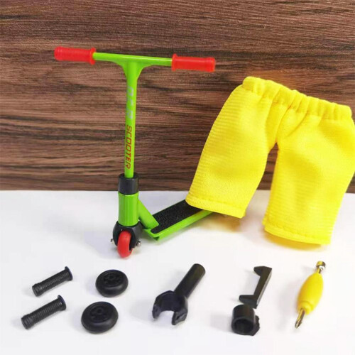 Mini Alloy Finger Scooter Set, 60g Interactive Skateboard Toy 1