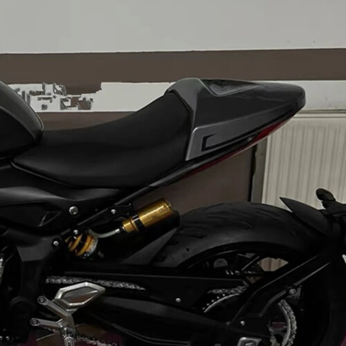 Κάλυμμα πίσω καθίσματος μοτοσικλέτας για Trident 660 2021-2025 1
