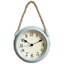 Vintage-Uhr als Wanddekoration fürs Wohnzimmer