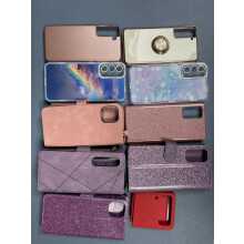 Set mit 10 Damen-Telefonhüllen - verschiedene Marken und Modelle