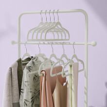 Coat Hangers, Pack of 50, Heavy Duty Plastic Hangers, Non-Slip, Space-Saving Clothes Hangers, 0.5 cm Slim, 42 cm Wide, 360?? Swivel Silver Hook