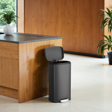 30L KitchenRubbish Bin with Soft-Close Lid and Inner Bucket, Black