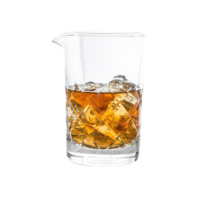 Bemästra konsten att blanda med ett sömlöst designat cocktailglas och en tjock, tung bas för oöverträffad stabilitet.