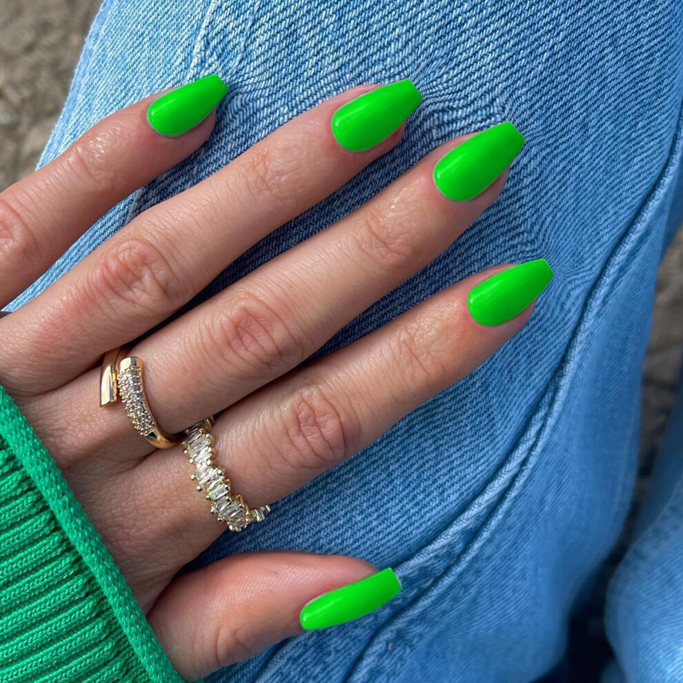 Xcreando Green Short Coffin Press On Nails Medium Coffin Nails Press Ons Glue On Nails Short Fake Nails For Women Ballerina T Shape Acrylic False Nails Natu