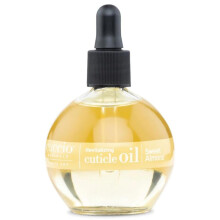 Cuccio Naturale Revitalisierendes Nagelhautöl - Feuchtigkeit für reparierte Nagelhaut über Nacht