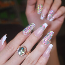 Yivaiks 24 stuks druk op nagels middellange doodskist steentjes acryl nepnagels met lijmset glanzende kristallen ballerina nagels druk op stok op nag