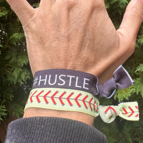 H?rtilbeh?r til softballspillere og hold - Softball-h?rb?nd til piger 1
