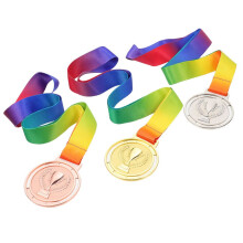 -Set aus Medaillen in Gold, Silber und Bronze – hängende Trophäendesigns