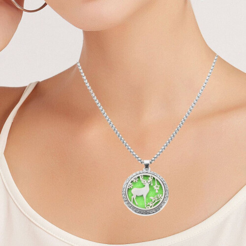 Collar difusor de aromaterapia con elementos navideños. 1