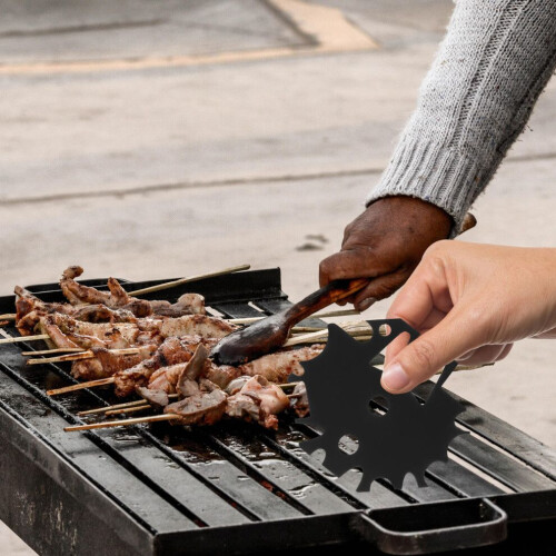 Multifunctional grill brush for cleaning grill grates 1