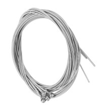 5 zilverkleurige stalen snaren voor een 5-snarige basgitaar