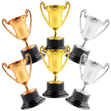6 Plastiktrophäen für Auszeichnungen, Partys, Requisiten