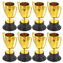 8 Mini-Auszeichnungen, Trophäen und goldene Pokale für Kinder