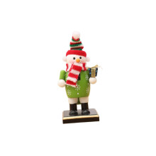 houten sneeuwpop voor Kerstmis