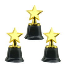 3 Mini-Pokale, goldfarbene Plastikbecher