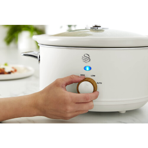 Swan Swan SF17021WHTN Nordic Slow Cooker with 3 Temperature Settings, Keep Warm Function, 3.5L, 200W, White 2