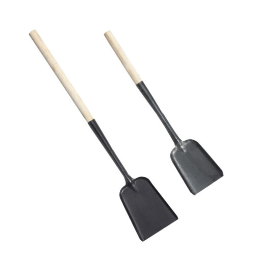 2 houtskoolscheppen voor de barbecue, thuis