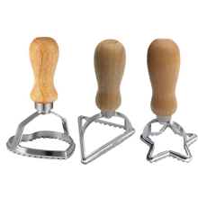 Set de ustensile artizanale pentru paste gourmet, mâner din lemn de fag, cadru din aluminiu care asigură o prindere confortabilă și o presare