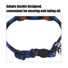 Niedlicher kariertes Katzenhalsband mit Schleife und Glöckchen in Blau, weiches Stoffhaustier-Accessoire