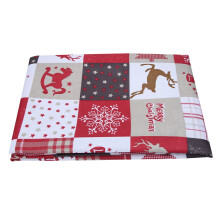 Kersttafelkleed met poinsettia- en hulstbessenprint, waterdicht, met flanellen achterkant, vinyl, decoratief tafelkleed voor de feestdagen,