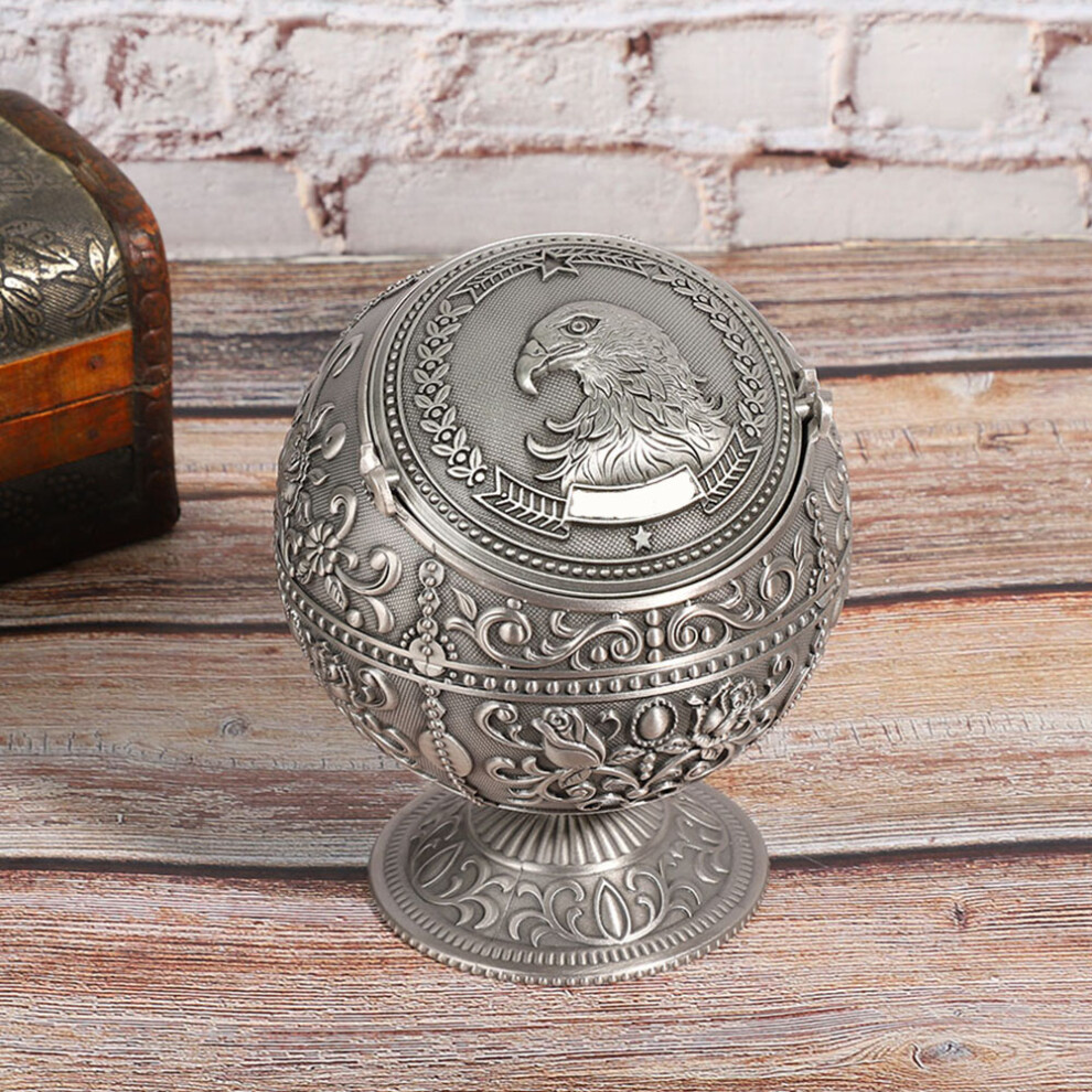 Globe Design Ashtray with Lid - Elegant Zinc Alloy Smoking Accessory