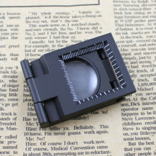 10X 28mm Klappbarer Vergrößerungsglas aus Zinklegierung mit Skala für Schmuck und Elektronik