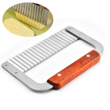 Wellenförmiger Schneideapparat, Pommes-Frites-Schneider mit ergonomischem Holzgriff für sichere und komfortable Bedienung