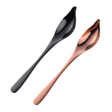 Saucenlöffel aus Edelstahl mit spitz zulaufendem Ausguss, elegantes Design für vielseitiges Saucenservieren und kunstvolles Beträufeln, robuste