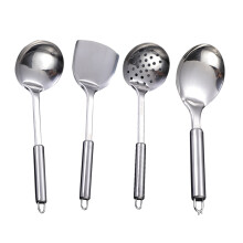 Präzises Ausgießen, Edelstahlkelle mit Ausgießrand verhindert Tropfen, ergonomischer Griff für sichere und hygienische Lebensmittelhandhabung,