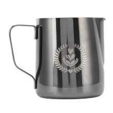 Jarra espumadora de leite de qualidade barista com design profissional de bico em formato de flor, feita em aço inoxidável, oferece precisão na