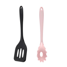 Garfo para massa de silicone, versátil e prático para a cozinha. Ideal para servir macarrão, macarrão e outros alimentos. Resistente ao calor