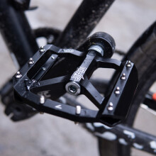 Aluminium MTB-Pedale Schwarz, Rot, Silber, Lila 12 mm Achse