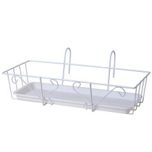 Hängende Pflanzkörbe aus Eisen mit elegantem Design und rostbeständiger Oberfläche, ideal für Balkon, Terrasse und Geländer.