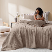 Underbart lyxigt sammetstcke - randigt kanalstygn Aprikos Beige Quilt Kung Mjuk sammet Lttvikts tcke Husdjursvnlig Rivsker Sngverkast ver