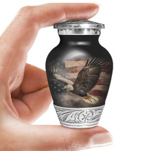 Amerikaanse Amerikaanse vlag patriottische Eagle Urn voor menselijke as | Aandenken handgemaakte begrafenismonument | Decoratieve crematie-urn voor d