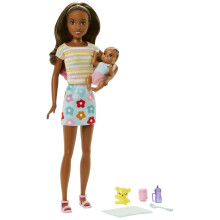 Barbie Skipper Babysitters Inc. Pop en Accessoires Set met Bruine Pop in Bloemenrok