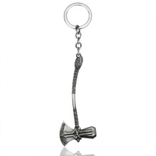 Coole cadeaus voor mannen die van opvallende accessoires houden: antieke verzilverde sleutelring met een opvallende, op een wapen geïnspireerde