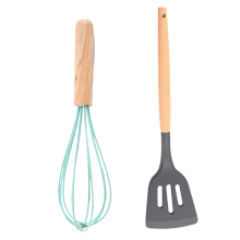 Antihaftbeschichteter Silikon-Schneebesen mit Holzgriff, hitzebeständig, BPA-frei, für vielseitiges Kochen und Backen geeignet.